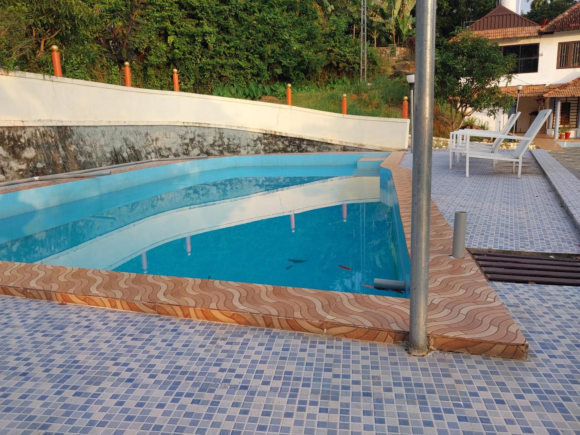 Stayberries River Rock Villa Athirapilly Kizhake Chālakudi Eksteriør billede